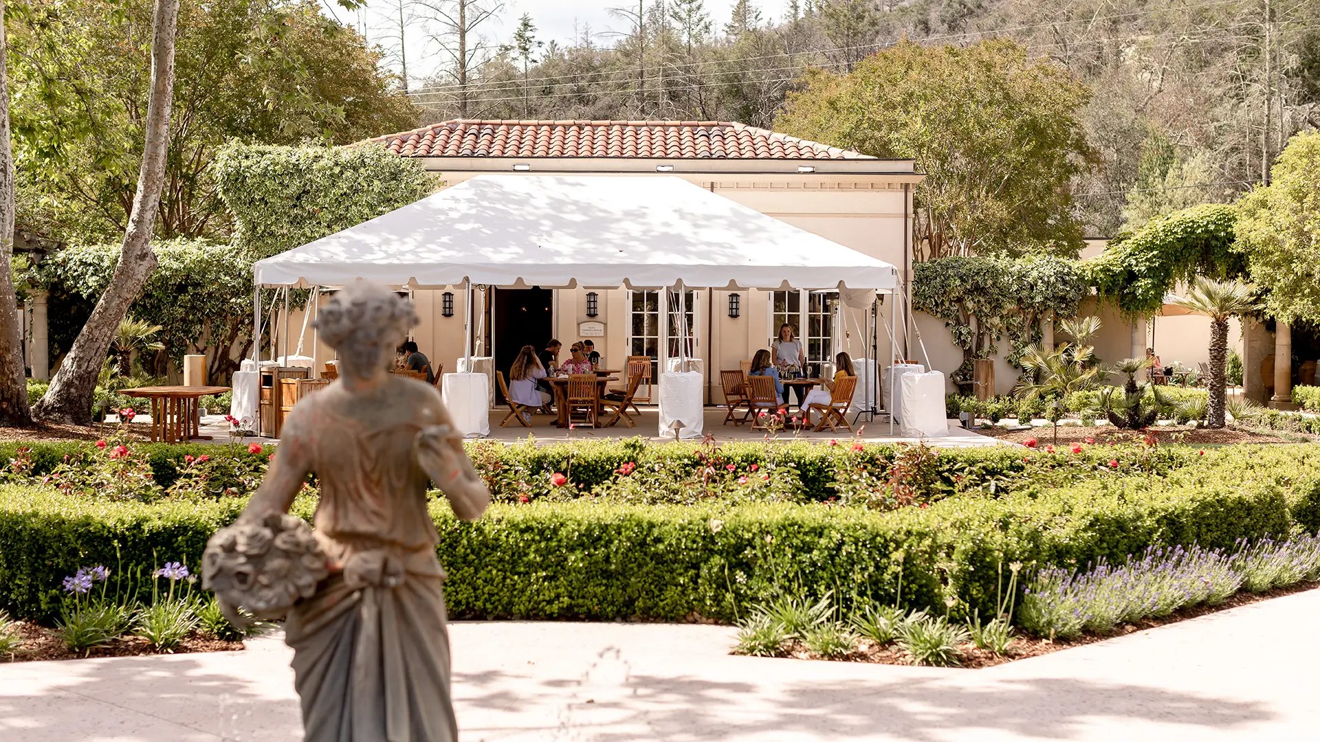 chateau st jean carousel 03 4512
