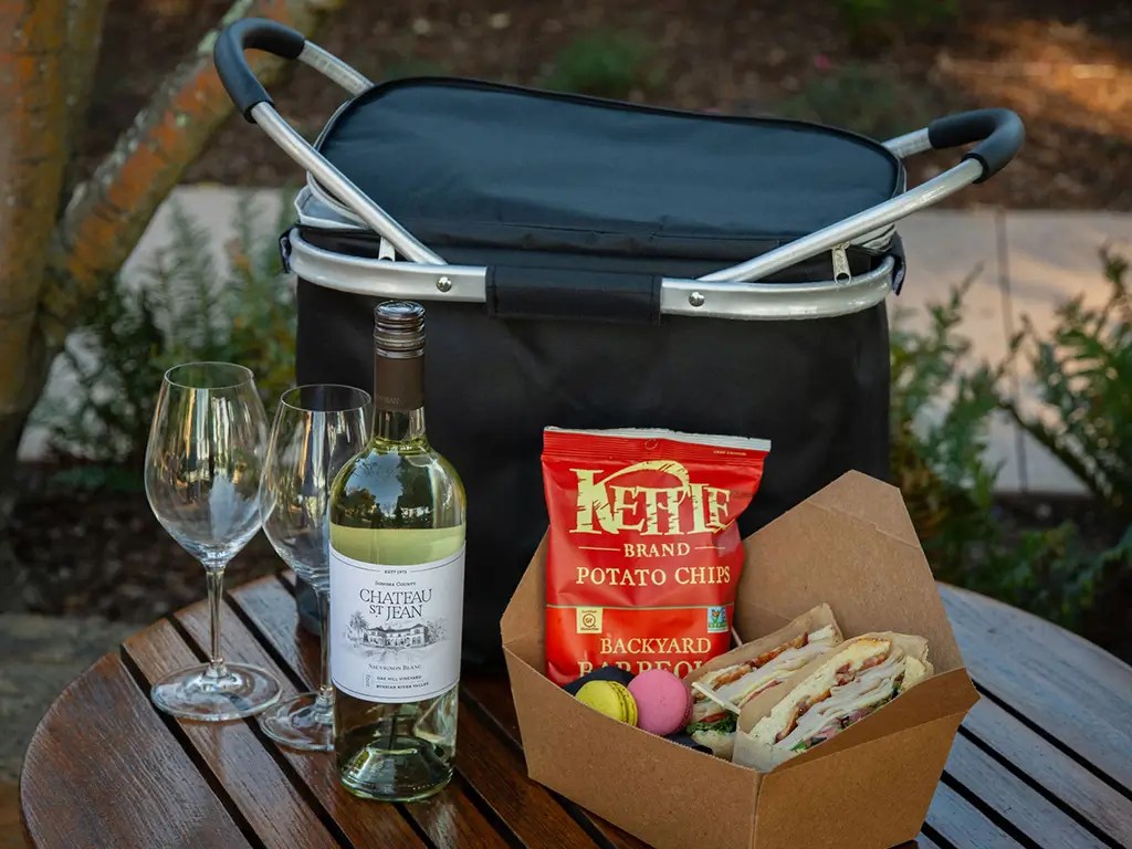 Déjeuner au Chateau: Estate Lunch