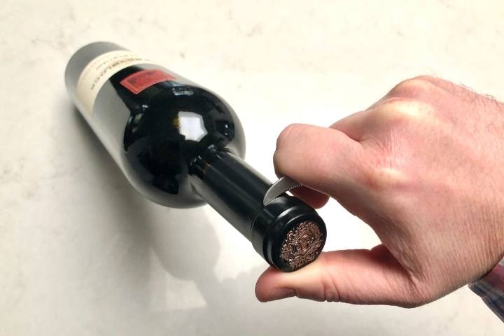 ffws wine corks hand1